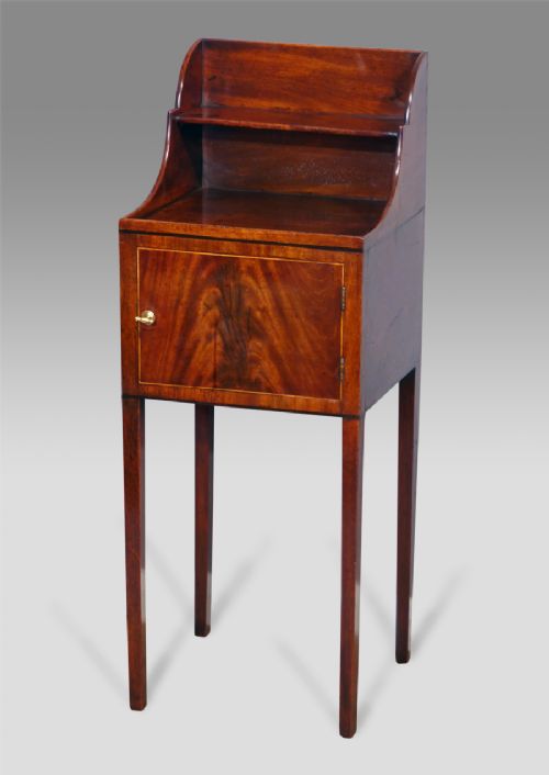 Lovely Quality George III Pot Cupboard