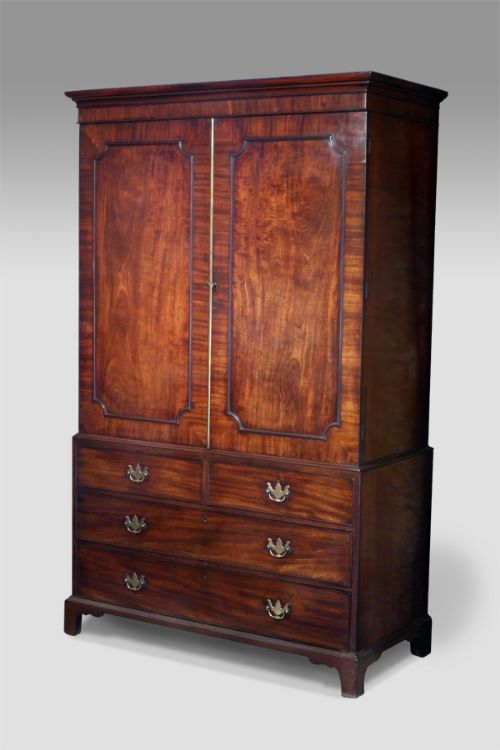 Fine Quality George III Mahogany Linen Press