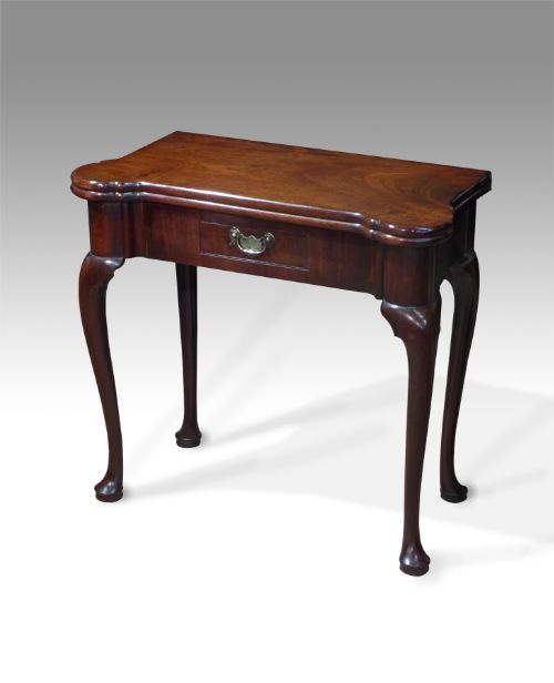 Good Quality George II Mahogany Tea Table