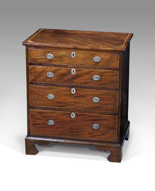 Small Late Georgian Mahogany Chest of Drawers