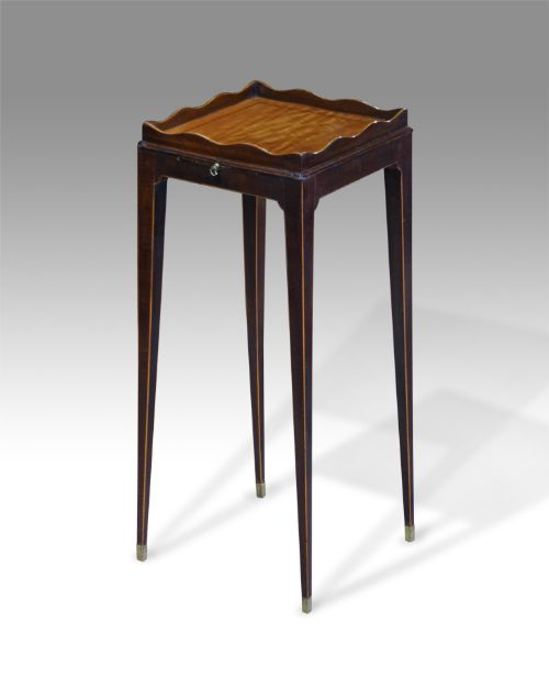 Attractive George III Mahogany Urn Stand