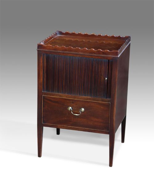 Georgian Mahogany Bedside Cabinet