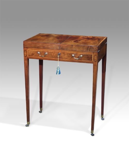 Stunning Sheraton Period Flame Mahogany Ladies Dressing Table