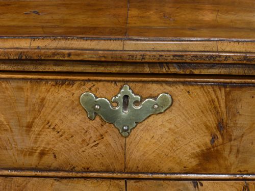 19TH CENTURY WALNUT LOWBOY - ADDITIONAL PHOTO 7