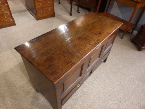 SMALL 18TH CENTURY OAK MULE CHEST - ADDITIONAL PHOTO 5