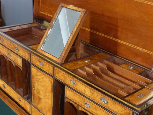 AN EXCEPTIONALLY RARE GEORGE III METAMORPHIC WRITING AND DRESSING CHEST - ADDITIONAL PHOTO 6