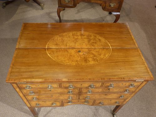 AN EXCEPTIONALLY RARE GEORGE III METAMORPHIC WRITING AND DRESSING CHEST - ADDITIONAL PHOTO 7
