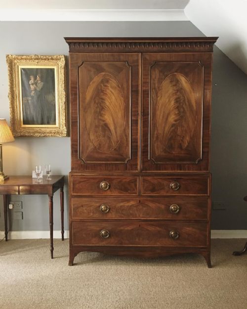 GEORGIAN MAHOGANY LINEN PRESS - ADDITIONAL PHOTO 9