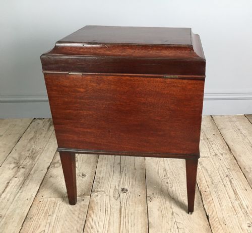 GEORGE III MAHOGANY CELLARET - ADDITIONAL PHOTO 2