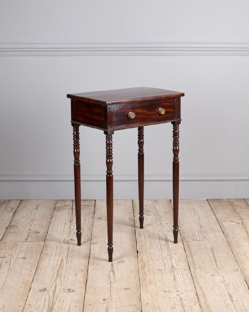 elegant regency mahogany side table - CATEGORY: ANTIQUE TABLES - DATED REGENCY