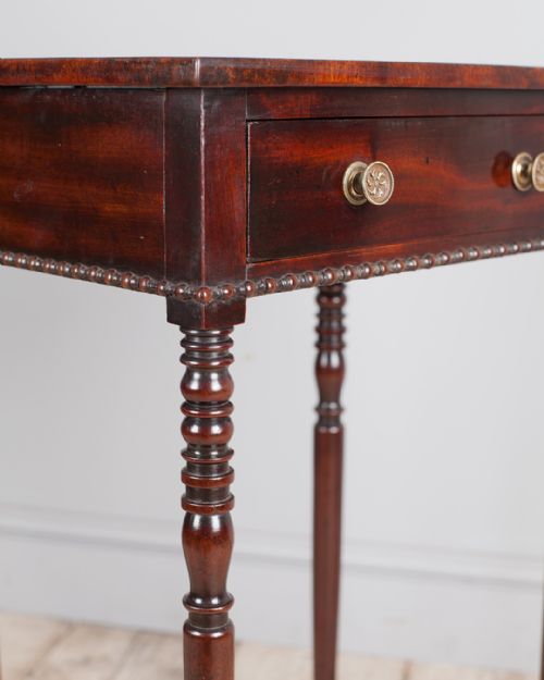 ELEGANT REGENCY MAHOGANY SIDE TABLE - ADDITIONAL PHOTO 6
