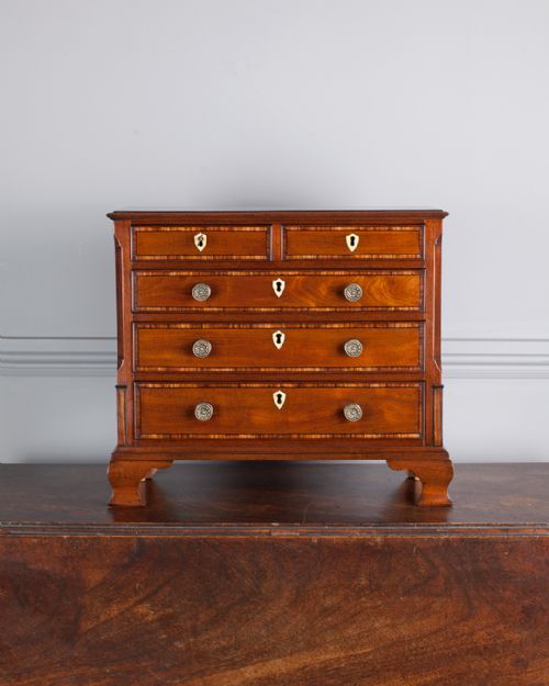 19TH CENTURY MAHOGANY CHEST OF DRAWERS - ADDITIONAL PHOTO 2