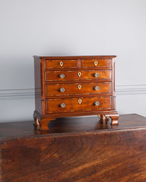 19TH CENTURY MAHOGANY CHEST OF DRAWERS - ADDITIONAL PHOTO 3