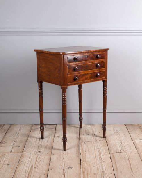late regency mahogany work table - CATEGORY: ANTIQUE FURNITURE - DATED 19TH CENTURY
