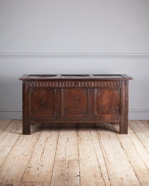17th century oak coffer - CATEGORY: ANTIQUE CHESTS - DATED 17TH CENTURY