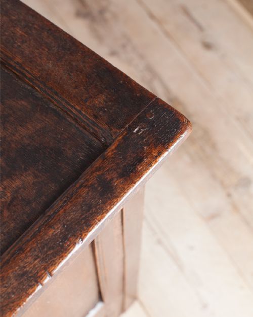 17TH CENTURY OAK COFFER - ADDITIONAL PHOTO 1