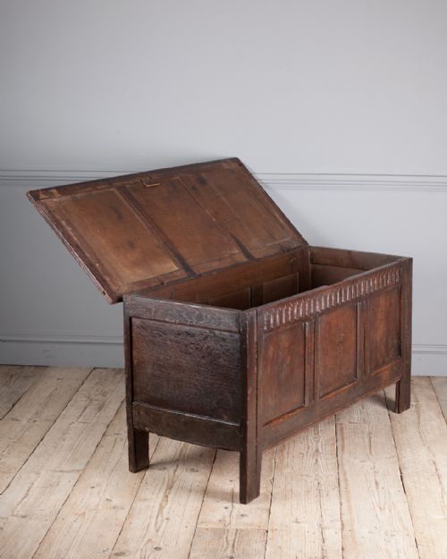 17TH CENTURY OAK COFFER - ADDITIONAL PHOTO 2