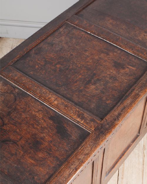 17TH CENTURY OAK COFFER - ADDITIONAL PHOTO 6