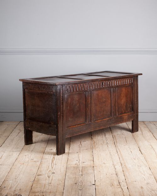 17TH CENTURY OAK COFFER - ADDITIONAL PHOTO 9