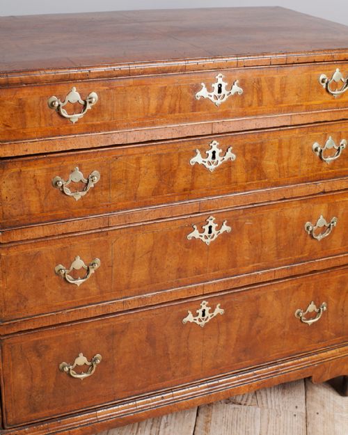 EDWARDIAN WALNUT CHEST OF DRAWERS - ADDITIONAL PHOTO 3