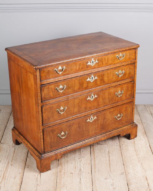EDWARDIAN WALNUT CHEST OF DRAWERS - ADDITIONAL PHOTO 4