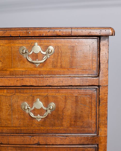 EDWARDIAN WALNUT CHEST OF DRAWERS - ADDITIONAL PHOTO 7