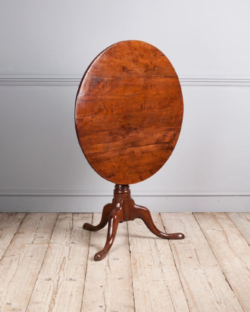 18th century yew wood tripod table - CATEGORY: ANTIQUE TABLES - DATED 18TH CENTURY