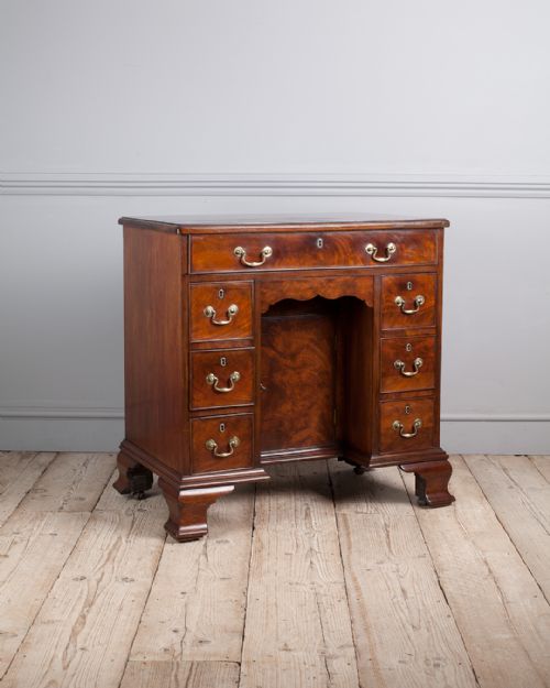 george iii mahogany kneehole desk - CATEGORY: ANTIQUE DESKS - DATED 18TH CENTURY