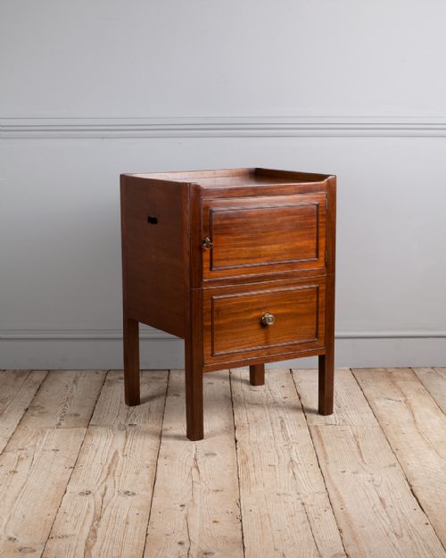 georgian mahogany tray top commode bedside cupboard - CATEGORY: ANTIQUE CUPBOARDS - DATED 19TH CENTURY