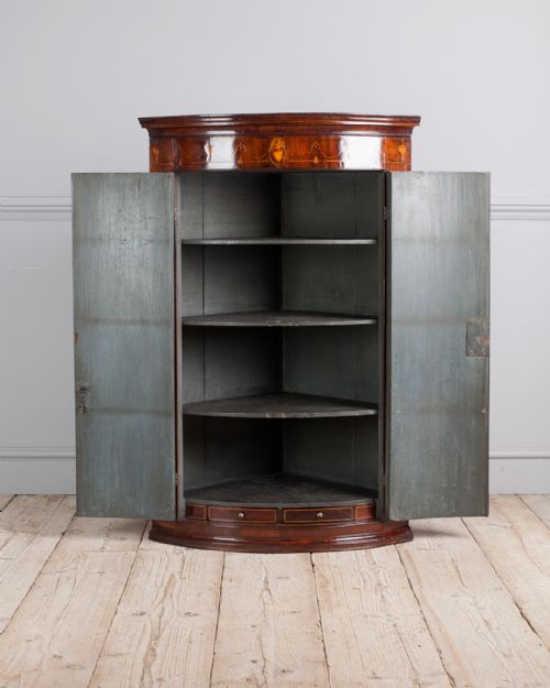 GEORGE III MAHOGANY BOWFRONT CORNER CUPBOARD - ADDITIONAL PHOTO 1