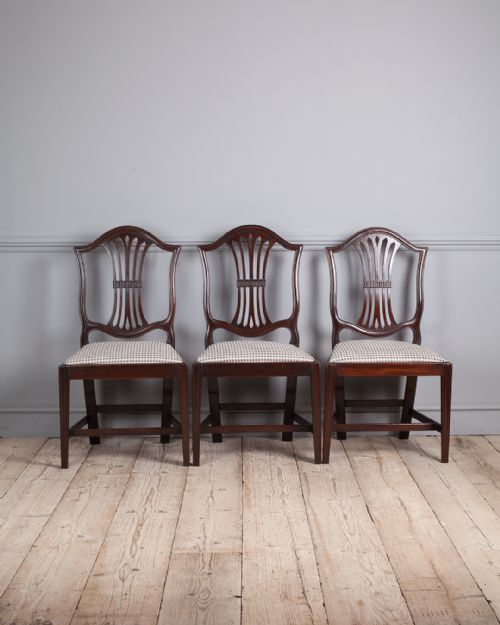 6 FINE QUALITY GEORGIAN MAHOGANY DINING CHAIRS - ADDITIONAL PHOTO 1