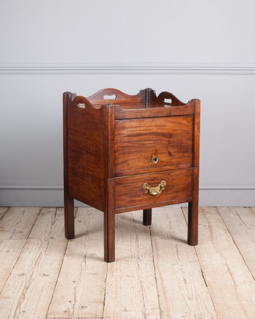george iii mahogany trap top commode - CATEGORY: ANTIQUE CUPBOARDS - DATED 18TH CENTURY