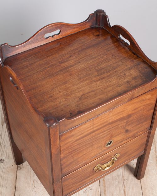 GEORGE III MAHOGANY TRAP TOP COMMODE - ADDITIONAL PHOTO 4