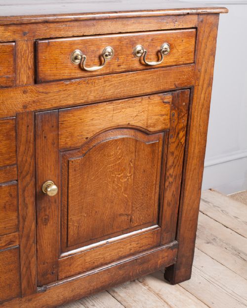 LATE 18TH CENTURY OAK DRESSER BASE - ADDITIONAL PHOTO 6