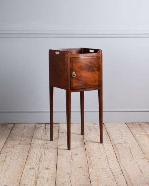 georgian mahogany bowfront pot cupboard - CATEGORY: ANTIQUE CUPBOARDS - DATED 19TH CENTURY
