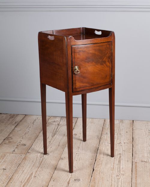 GEORGIAN MAHOGANY BOWFRONT POT CUPBOARD - ADDITIONAL PHOTO 2