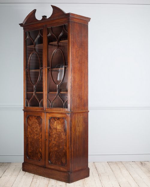 GEORGIAN MAHOGANY BOOKCASE CABINET - ADDITIONAL PHOTO 2