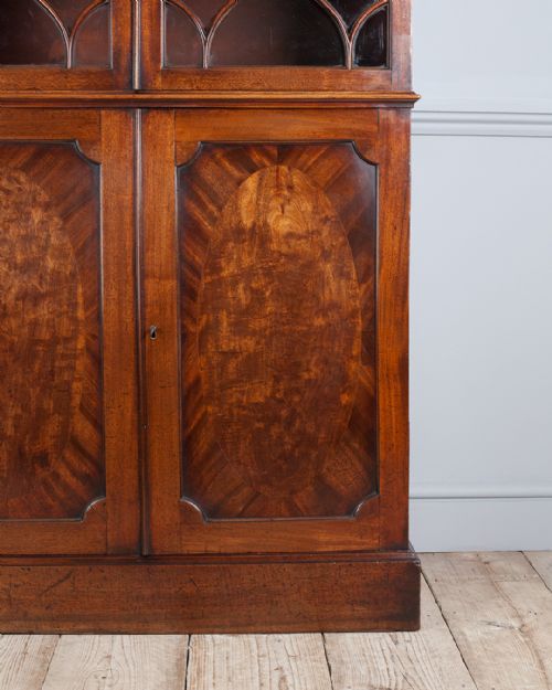 GEORGIAN MAHOGANY BOOKCASE CABINET - ADDITIONAL PHOTO 4