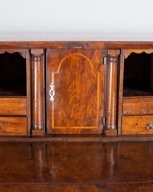 STUNNING GEORGE II WALNUT BUREAU - ADDITIONAL PHOTO 5
