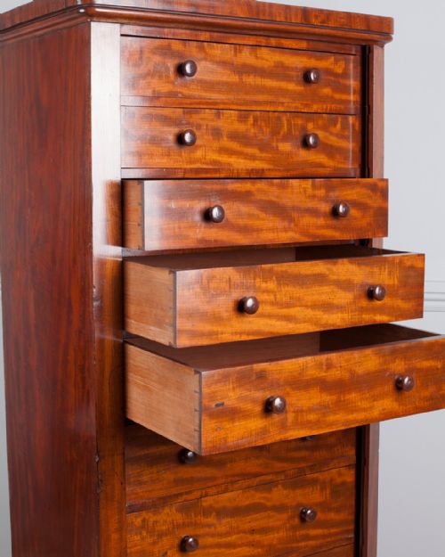 FINE QUALITY WILLIAM IV FIGURED MAHOGANY WELLINGTON CHEST - ADDITIONAL PHOTO 3