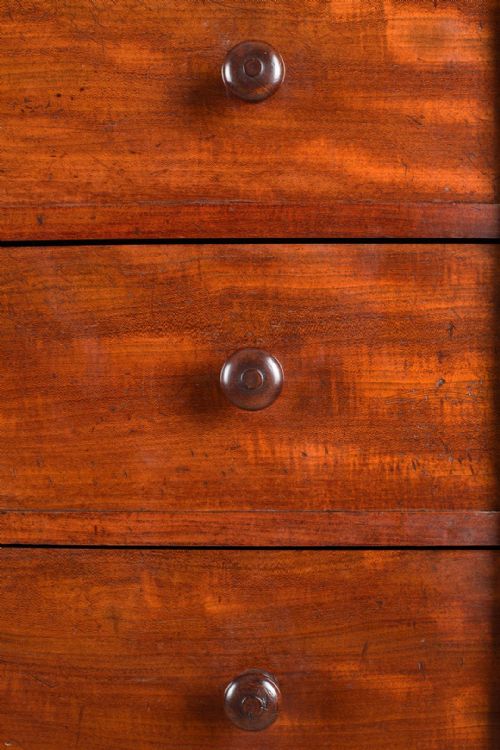 FINE QUALITY WILLIAM IV FIGURED MAHOGANY WELLINGTON CHEST - ADDITIONAL PHOTO 4