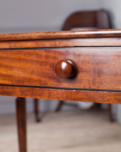 EARLY 19TH CENTURY MAHOGANY SIDE TABLE - ADDITIONAL PHOTO 5