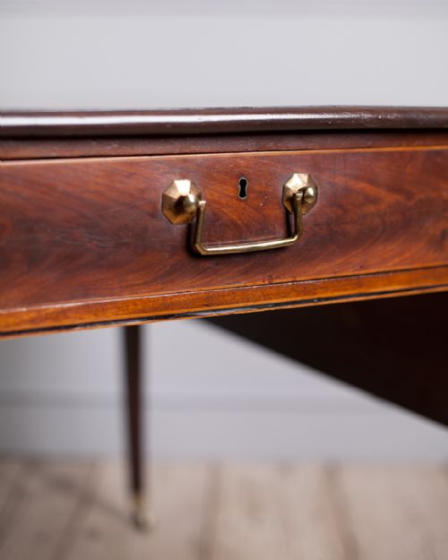 GEORGE III MAHOGANY PEMBROKE TABLE - ADDITIONAL PHOTO 6