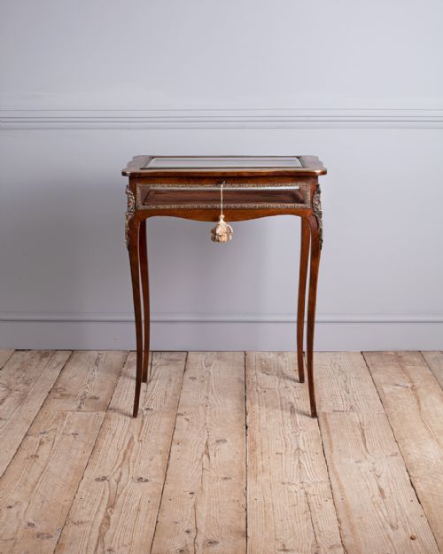 19TH CENTURY FRENCH BIJOUTERIE TABLE - ADDITIONAL PHOTO 1