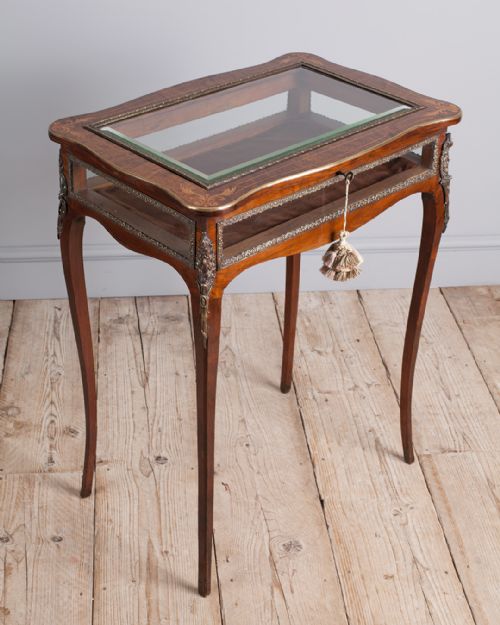 19TH CENTURY FRENCH BIJOUTERIE TABLE - ADDITIONAL PHOTO 3