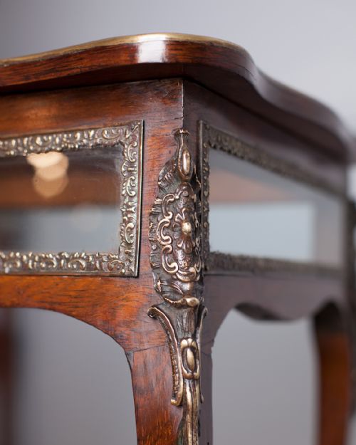 19TH CENTURY FRENCH BIJOUTERIE TABLE - ADDITIONAL PHOTO 8
