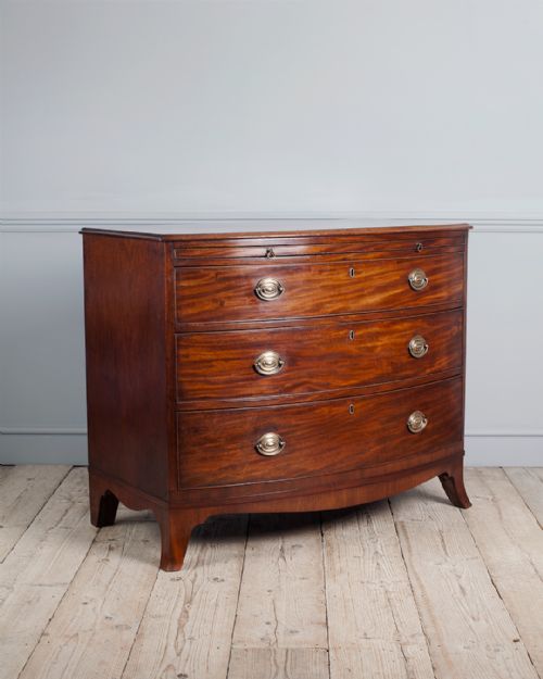 georgian bowfront chest of drawers - CATEGORY: ANTIQUE CHEST OF DRAWERS - DATED 19TH CENTURY