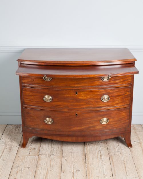 GEORGIAN BOWFRONT CHEST OF DRAWERS - ADDITIONAL PHOTO 2