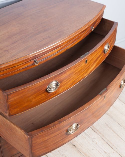 GEORGIAN BOWFRONT CHEST OF DRAWERS - ADDITIONAL PHOTO 4