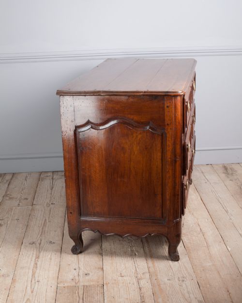 18TH CENTURY FRENCH WALNUT COMMODE - ADDITIONAL PHOTO 6